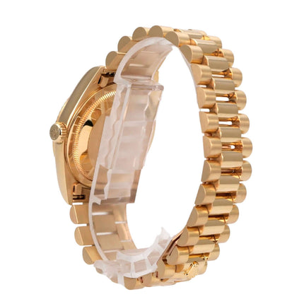 Rolex Day-Date 36 Gelbgold 18238 Champagner, Seitenansicht mit Präsidentenarmband und 18 kt Gelbgold