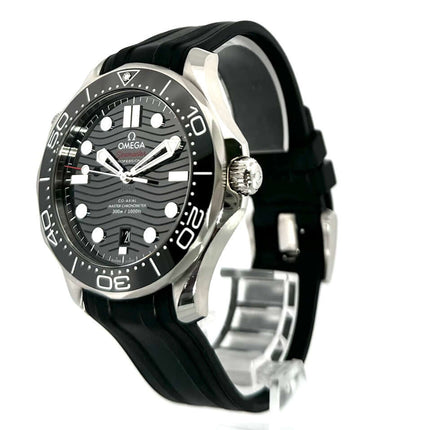 OMEGA Seamaster Diver 300M Master Chronometer Ref. 210.32.42.20.01.001 aus Edelstahl mit schwarzem Kautschukband und Keramiklünette
