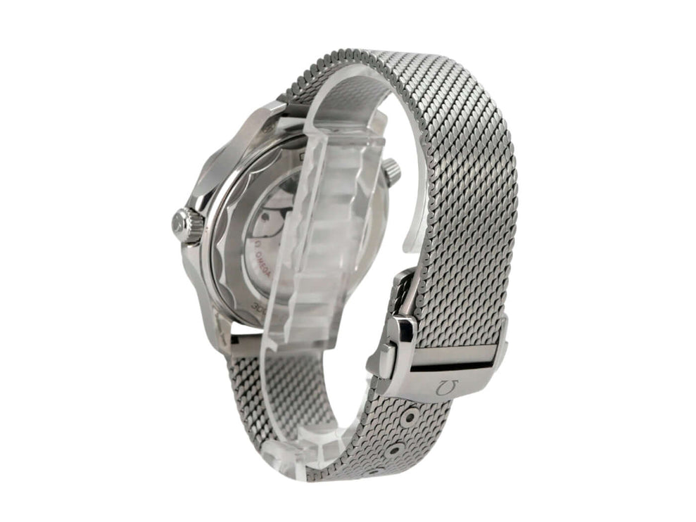 OMEGA Seamaster Diver 300M Master Chronometer 210.30.42.20.01.010 mit Milanaise-Armband seitliche Ansicht
