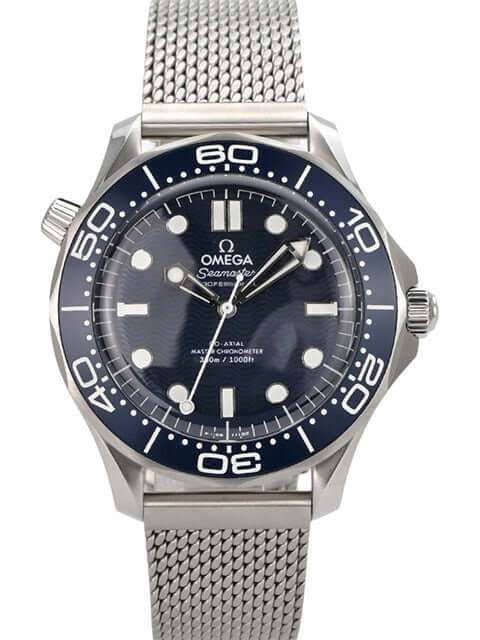OMEGA Seamaster Diver 300M James Bond 60th 210.30.42.20.03.002 Edelstahl Uhr mit blauem Zifferblatt und Milanaise-Armband.