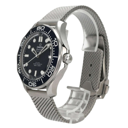 OMEGA Seamaster Diver 300M James Bond 60th 210.30.42.20.03.002 mit blauem Zifferblatt und Edelstahlarmband