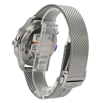 OMEGA Seamaster Diver 300M James Bond 60th 210.30.42.20.03.002 Uhr mit Milanaise-Armband und Edelstahl-Gehäuse.