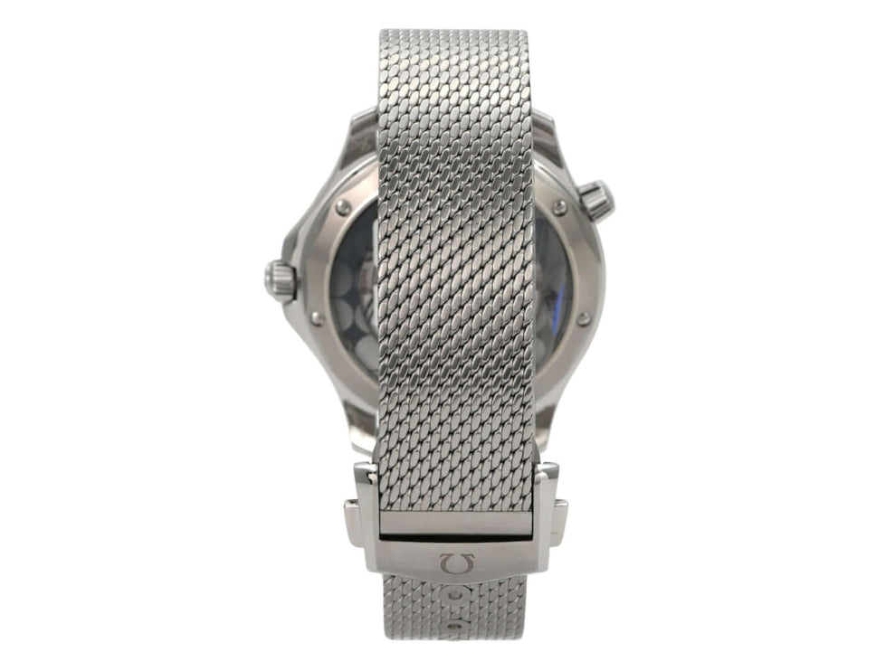 Rückansicht des OMEGA Seamaster Diver 300M James Bond 60th 210.30.42.20.03.002 mit Milanaise-Armband