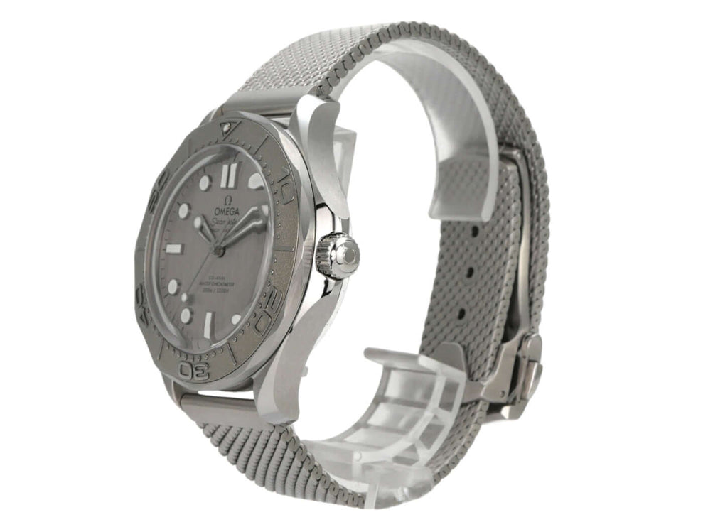 OMEGA Seamaster Diver 300 M Master Chronometer 210.30.42.20.06.002 Uhr mit grauem Zifferblatt und Milanaise-Armband
