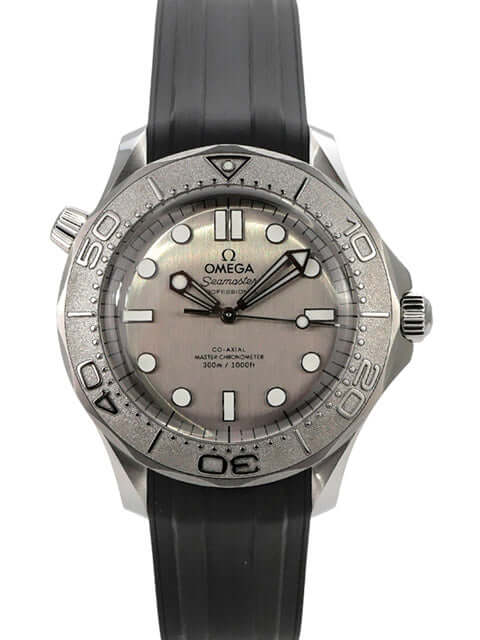 OMEGA Seamaster Diver 300M Automatik Uhr, 42mm Edelstahlgehäuse, graues Zifferblatt, Kautschukarmband, Leuchtindizes.
