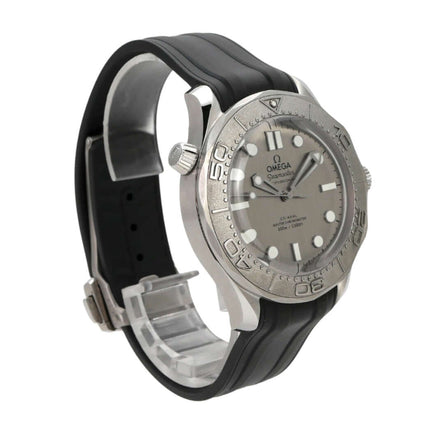 OMEGA Seamaster Diver 300M, Edelstahlgehäuse, graues Zifferblatt, Kautschukband, 42 mm, automatische Uhr, Modell 210.32.42.20.06.002