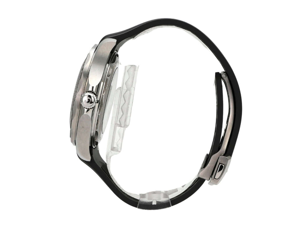 Seitenansicht der OMEGA Seamaster Diver 300M Master Chronometer mit grauem Kautschukband und Edelstahl-Gehäuse.