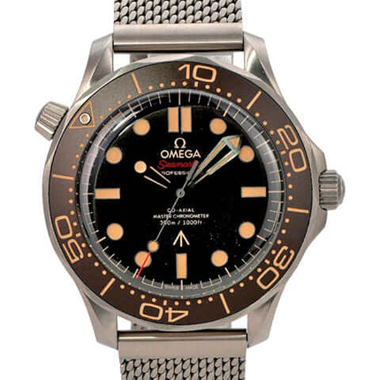 OMEGA Seamaster Diver 300M 007 Edition 210.90.42.20.01.001 Uhr mit schwarzem Zifferblatt und Titanband