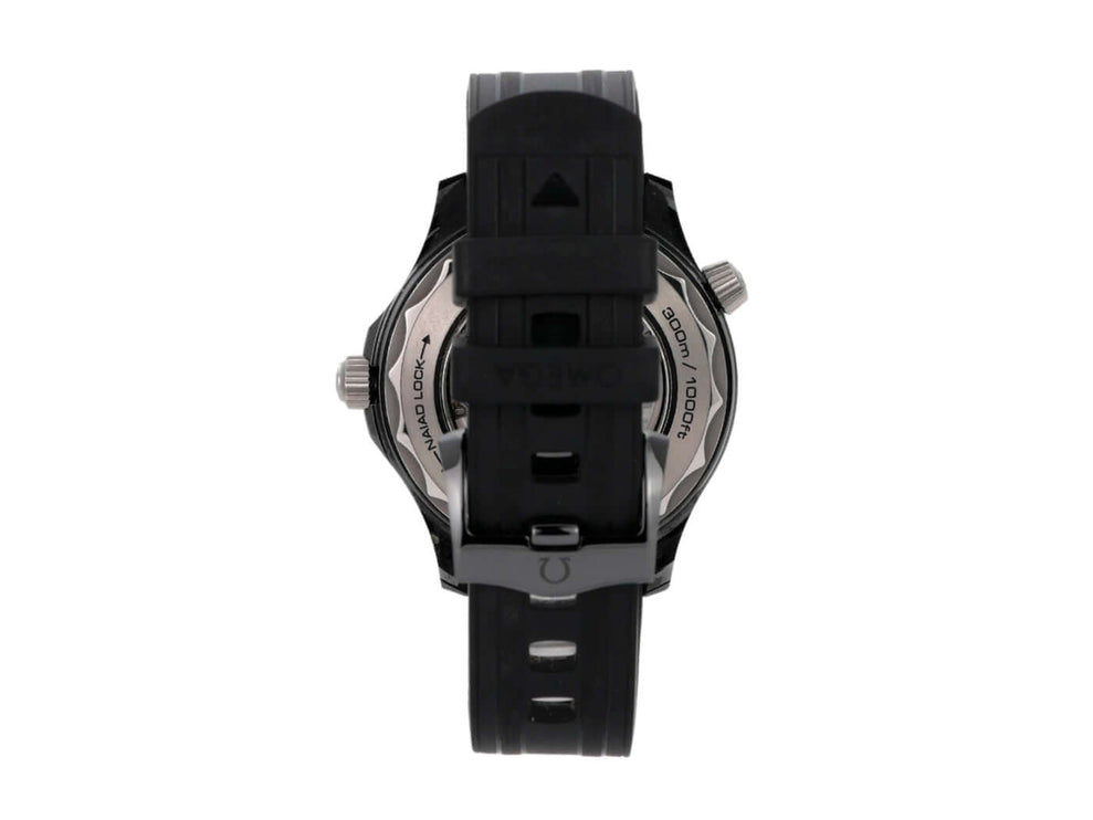 Rückansicht der OMEGA Seamaster Diver 300M mit schwarzem Kautschukband und poliertem Gehäuse.