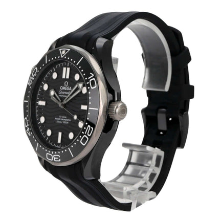 OMEGA Seamaster Diver 300 M Master Chronometer 210.92.44.20.01.001 mit schwarzem Kautschukband und schwarzem Zifferblatt
