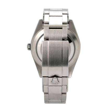 Rückansicht der Rolex Explorer I Edelstahl 214270 mit poliertem und satiniertem Edelstahlband.