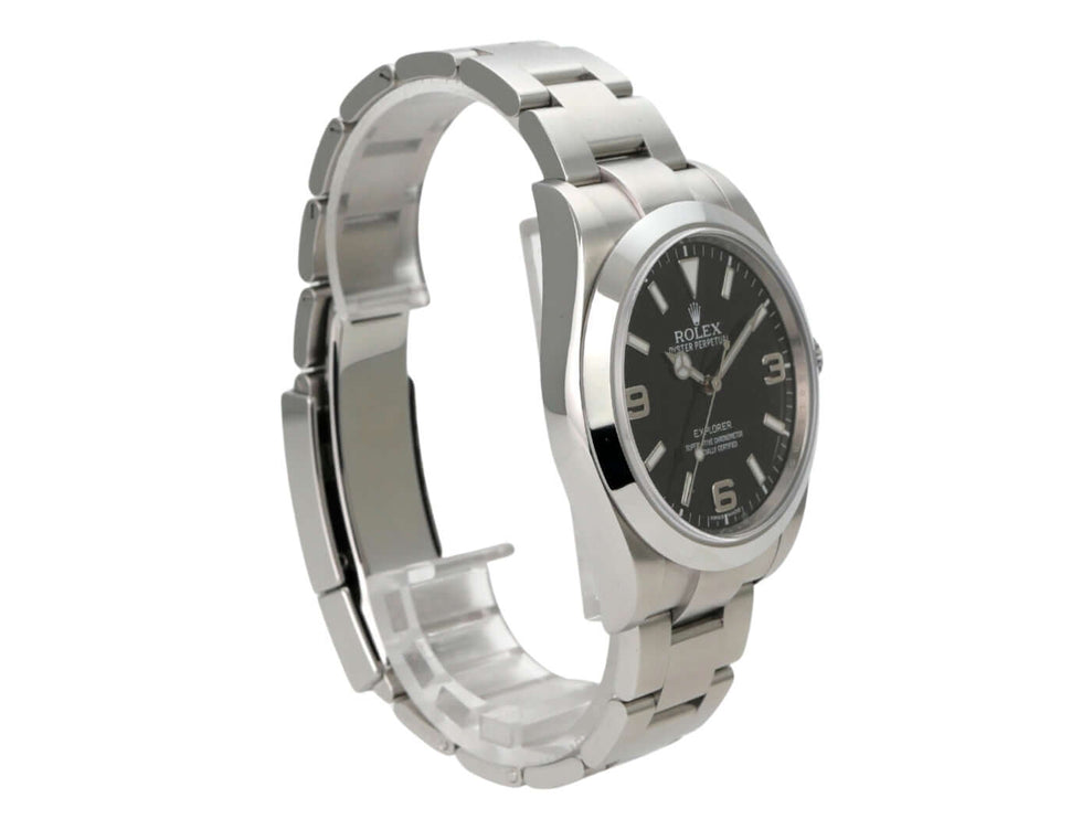 Rolex Explorer I Edelstahl 214270 mit schwarzem Zifferblatt und Edelstahlband, seitliche Ansicht.