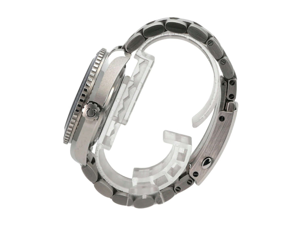 Omega Seamaster Planet Ocean 600m 39.5 mm 215.30.40.20.03.001 Edelstahlgehäuse und Armband von der Seite.