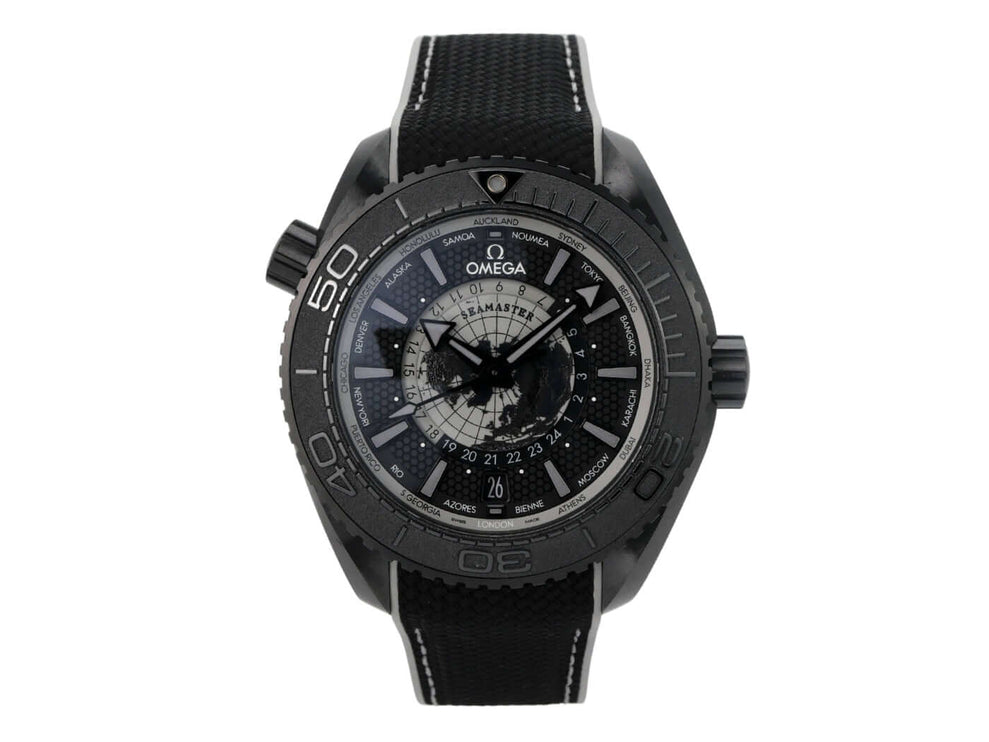 Omega Seamaster Planet Ocean 600M 45,5 Worldtimer 215.92.46.22.01.007 mit Keramikgehäuse und schwarzem Kautschukband.