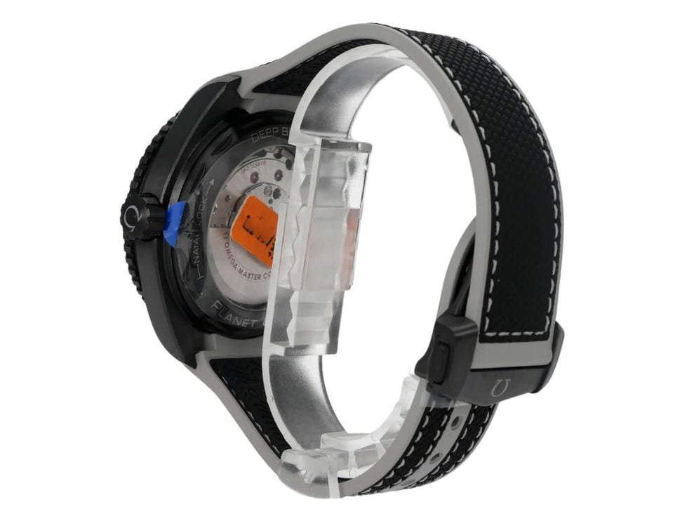 Omega Seamaster Planet Ocean 600M 45,5 Worldtimer 215.92.46.22.01.007 mit schwarzem Kautschukband von der Seite