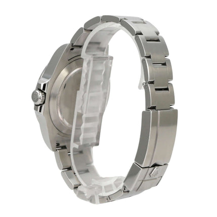 Rolex Explorer II 42 Edelstahl 216570 weiß seitliche Ansicht mit Oyster Edelstahl Armband und poliertem Gehäuse.