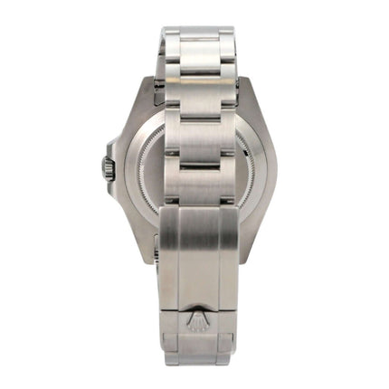 Rolex Explorer II 42 Edelstahl 216570 weiß, Ansicht der Armbanduhr von hinten mit Edelstahlgehäuse und Armband.