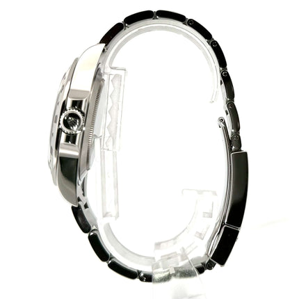 Rolex Explorer II 42 mm Edelstahl, seitliche Ansicht auf poliertes und satiniertes Gehäuse mit Oyster Edelstahl Armband