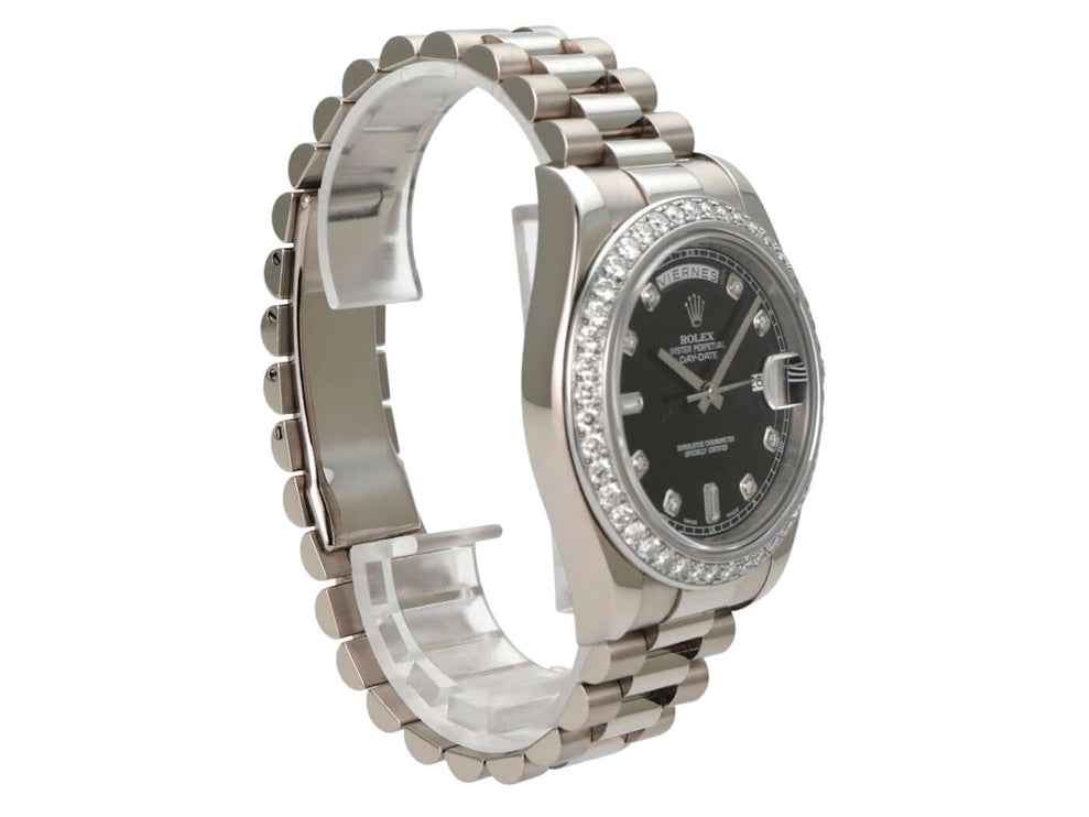 Rolex Day-Date II 218239 Weißgold Schwarz Diamant Uhr seitliche Ansicht mit schwarzem Zifferblatt und Diamanten