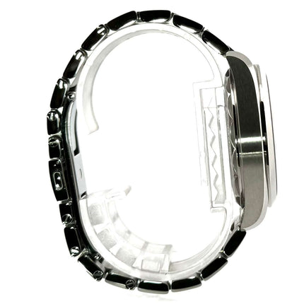 Seitenansicht der Omega Seamaster Aqua Terra 150M Master Chronometer 220.10.38.20.01.001 mit Edelstahlarmband und Doppelfaltschließe.