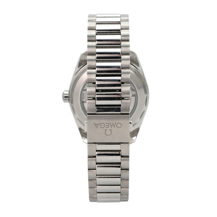 Omega Seamaster Aqua Terra 150M Master Chronometer 220.10.38.20.01.004 Ansicht von der Seite mit Edelstahl-Armband.