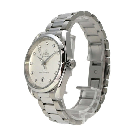 Omega Seamaster Aqua Terra 150m Master 220.10.38.20.52.001 Uhr mit silberfarbenem Zifferblatt und Edelstahlarmband.