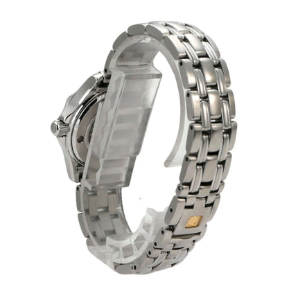 Omega Seamaster 300M Quarz 222.48.000 Edelstahlband poliert und satiniert, seitliche Ansicht der Uhr.