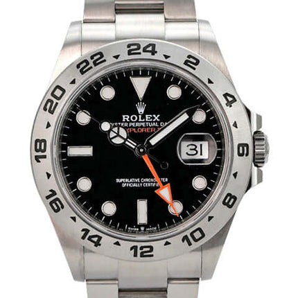 Rolex Explorer II 226570 Schwarz Armbanduhr mit schwarzem Zifferblatt und Edelstahlarmband.