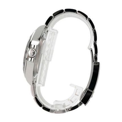 Rolex Explorer II 226570 mit eleganter Gehäuseseite und Oyster Edelstahl Armband, hochwertig und stylisch.