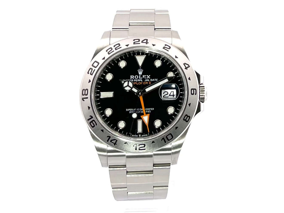 Rolex Explorer II 226570 Schwarz Edelstahl Uhr mit schwarzem Zifferblatt, satiniertem Edelstahlarmband und Leuchtindizes aus dem Jahr 2023.