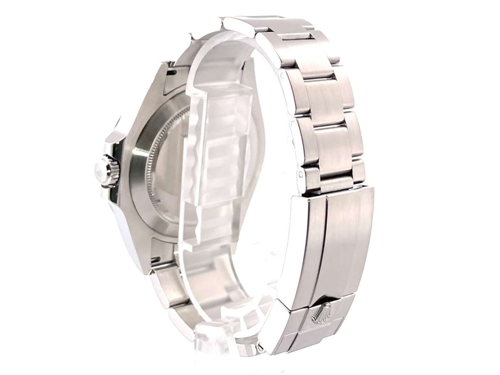 Rückansicht der Rolex Explorer II 226570 mit satiniertem Edelstahlgehäuse und Oyster-Armband, Sicherheitsfaltschließe und polierten Details.