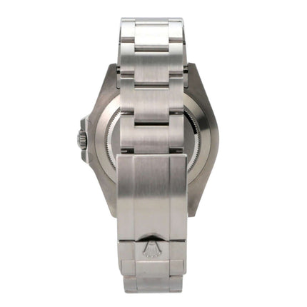 Armband und Gehäuse der Rolex Explorer II 226570 Weiß, Edelstahl mit polierter und satinierter Oberfläche.