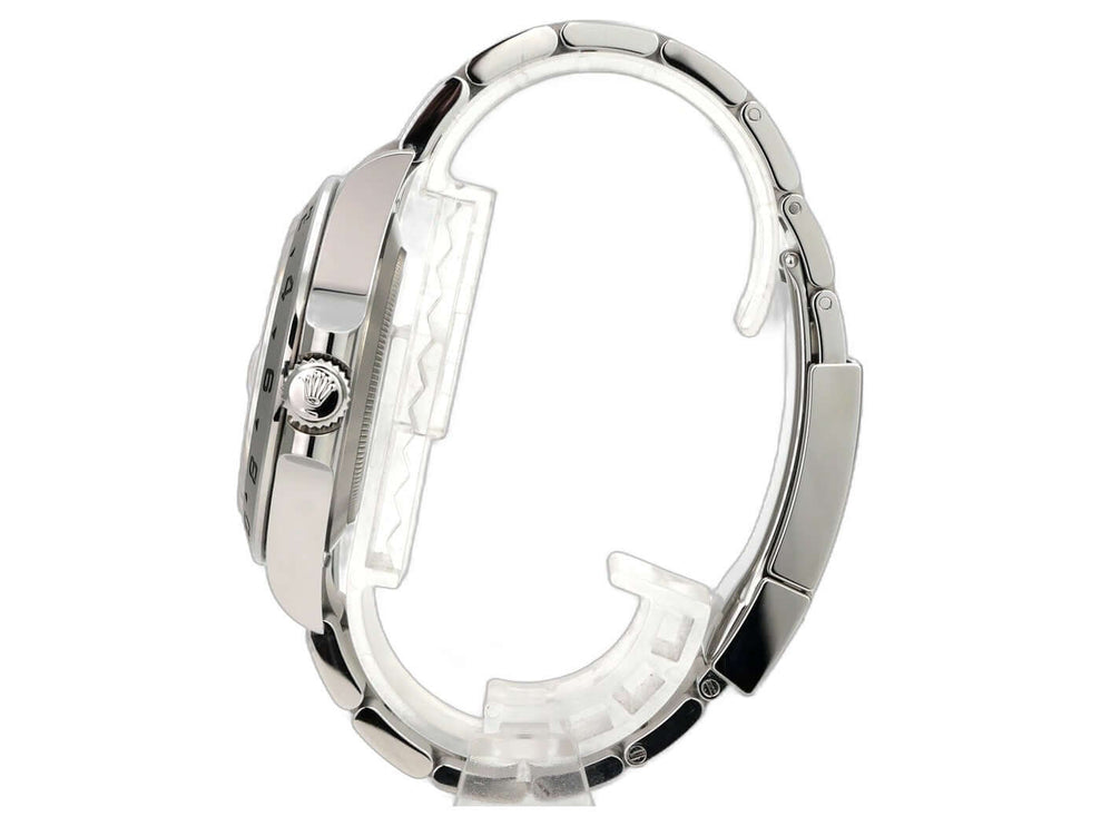 Rolex Explorer II 226570 Weiß, Edelstahlarmband und Gehäuse, Seitenansicht der Luxus-Armbanduhr