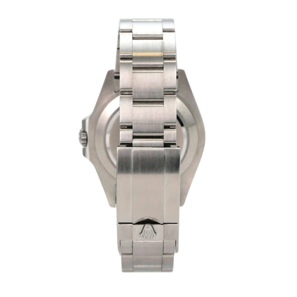 Rolex Explorer II 226570 Weiß Ansicht von der Seite, detaillierte Darstellung des satinierten Edelstahlarmbands.