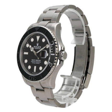 Rolex Yacht-Master 42 Titan 226627 in Titanium, schwarzes Zifferblatt und drehbare Lünetten.