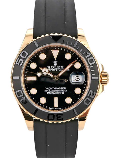 Rolex Yacht-Master 42 Gelbgold 226658 mit schwarzem Zifferblatt und Oyster Kautschukband.