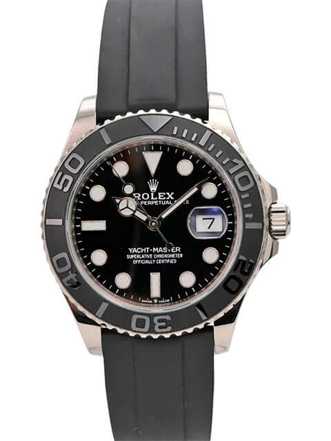Rolex Yacht-Master 42 in Weißgold mit schwarzem Zifferblatt und Kautschukband, Modell 226659.