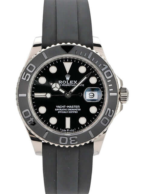Rolex Yacht-Master 42 in Weißgold mit schwarzem Zifferblatt und Kautschukband, Ref. 226659, drehbare Lünette.