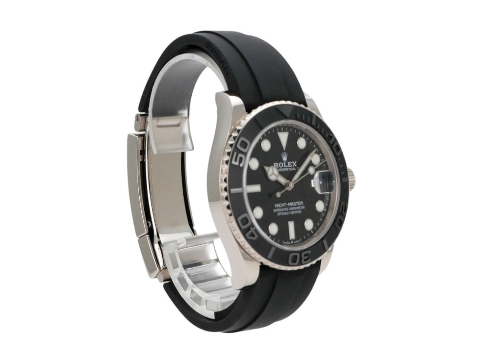 Rolex Yacht-Master 42 Weißgold 226659 mit schwarzem Zifferblatt und Oyster Kautschukband.