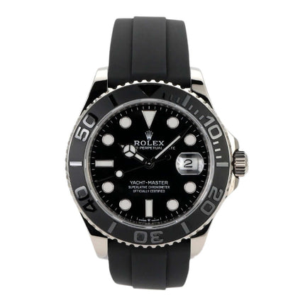 Rolex Yacht-Master 42 in Weißgold mit schwarzem Zifferblatt und Oyster Kautschukband, Ref. 226659.