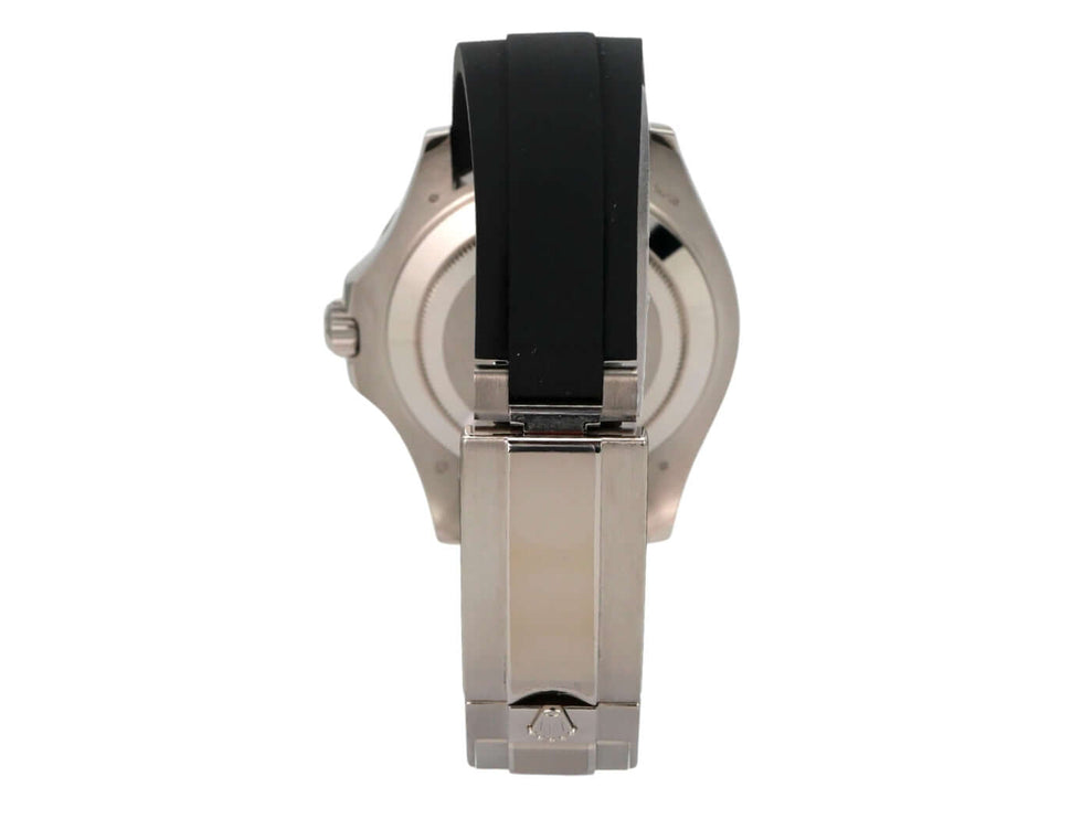 Rolex Yacht-Master 42 Weißgold 226659 Rückansicht mit schwarzem Oyster-Kautschukband.