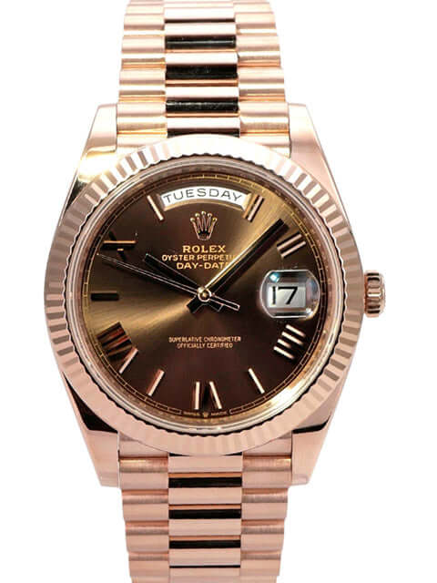Rolex Day-Date 40 Everose-Gold 228235 Choco Römisch - elegante Automatikuhr mit römischen Ziffern und schokoladenfarbenem Zifferblatt.