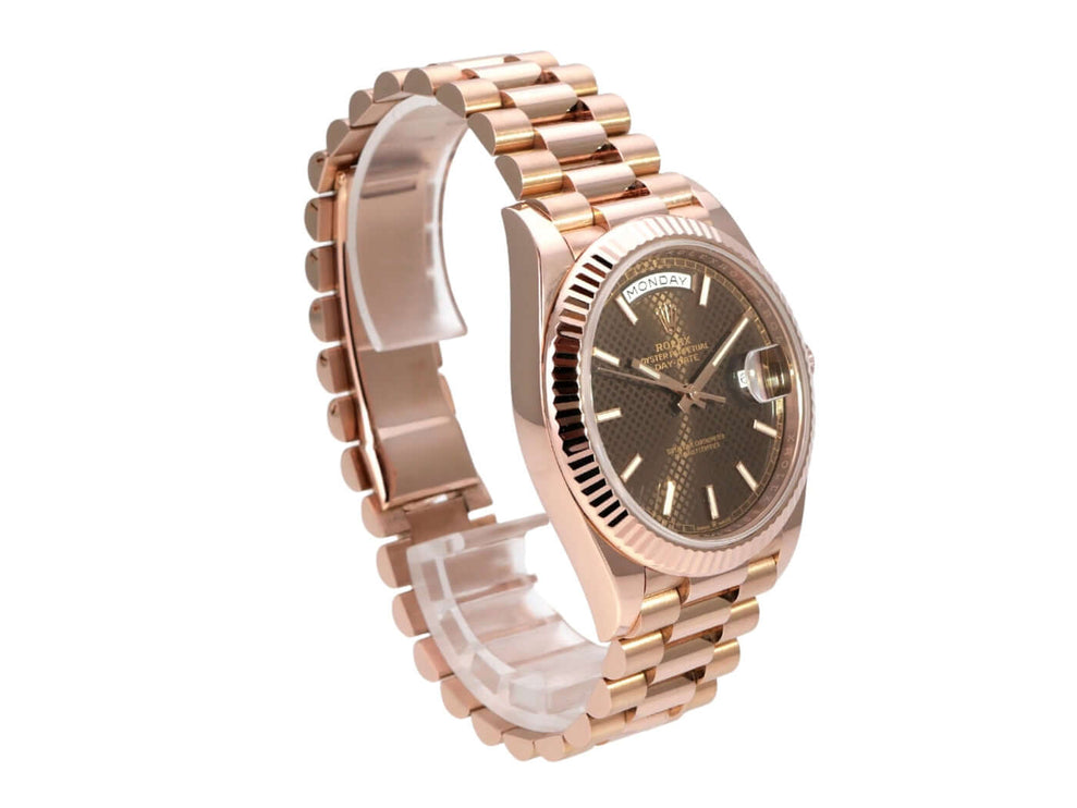 Rolex Day-Date 40 Everose-Gold 228235 Choco Index, 18 kt Everose-Gold Uhr mit Präsident-Armband und braunem Zifferblatt