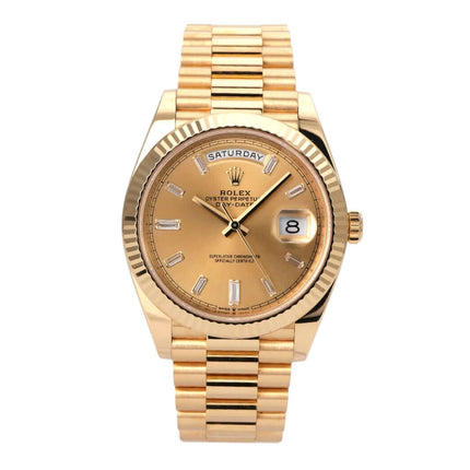 Rolex Day-Date 40 Gelbgold 228238 Champagner Diamant, Uhrenansicht mit champagnerfarbenem Zifferblatt und Goldarmband