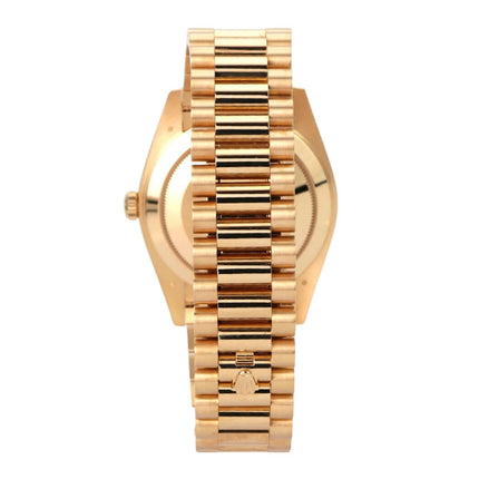 Rolex Day-Date 40 Gelbgold 228238 Champagner Diamant Uhr mit 18 kt Gelbgold Armband und Gehäuse.