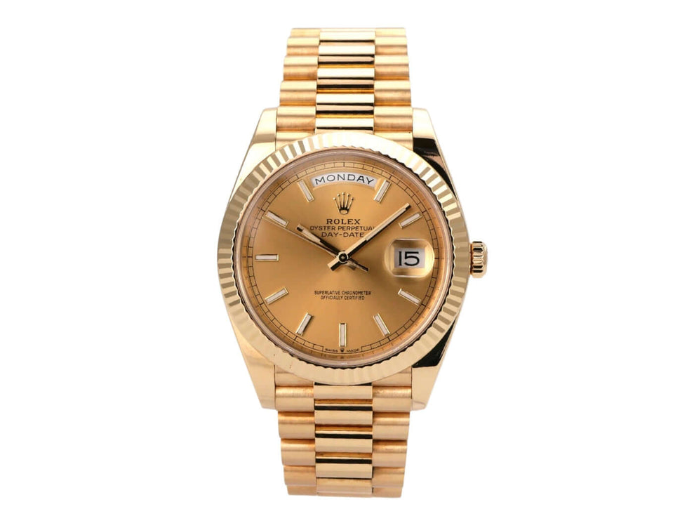 Rolex Day-Date 40 Gelbgold 228238 Champagner mit Champagnerfarbenem Zifferblatt und Präsident Armband.