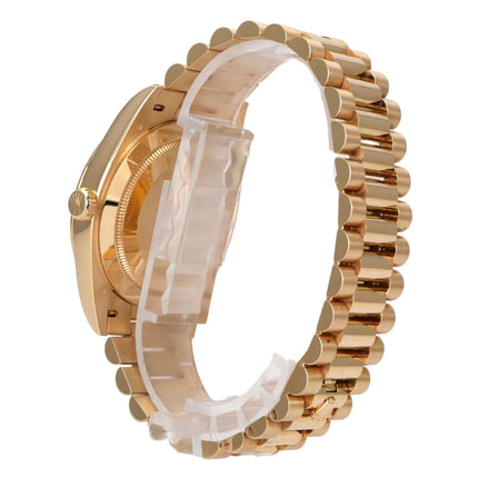 Rolex Day-Date 40 Gelbgold 228238 Champagner mit polierter Gelbgold-Armbanduhr und Präsident Armband