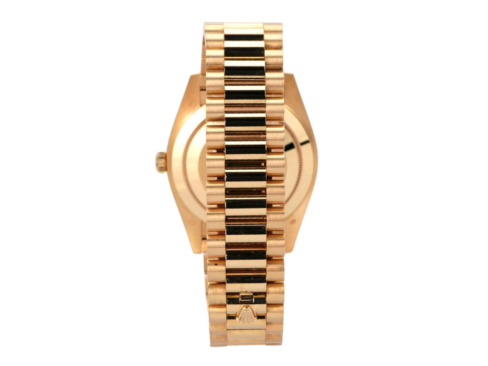 Rolex Day-Date 40 Gelbgold 228238 Champagner aus 2019 mit 18 kt Gelbgold Armband und Zifferblatt hinten.