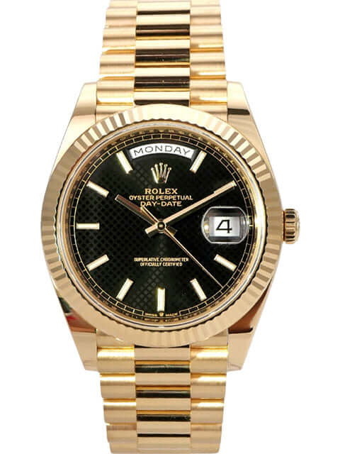Rolex Day-Date 40 Gelbgold 228238 Schwarz mit schwarzem Zifferblatt und goldenen Indizes