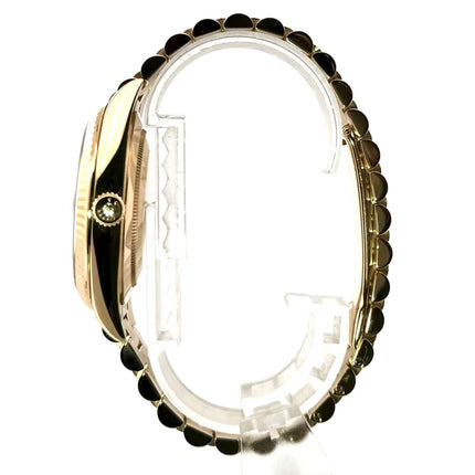 Seitenansicht Rolex Day-Date 40 Gelbgold 228238 Schwarz, 18 kt poliertes Gelbgoldgehäuse und Präsident Armband